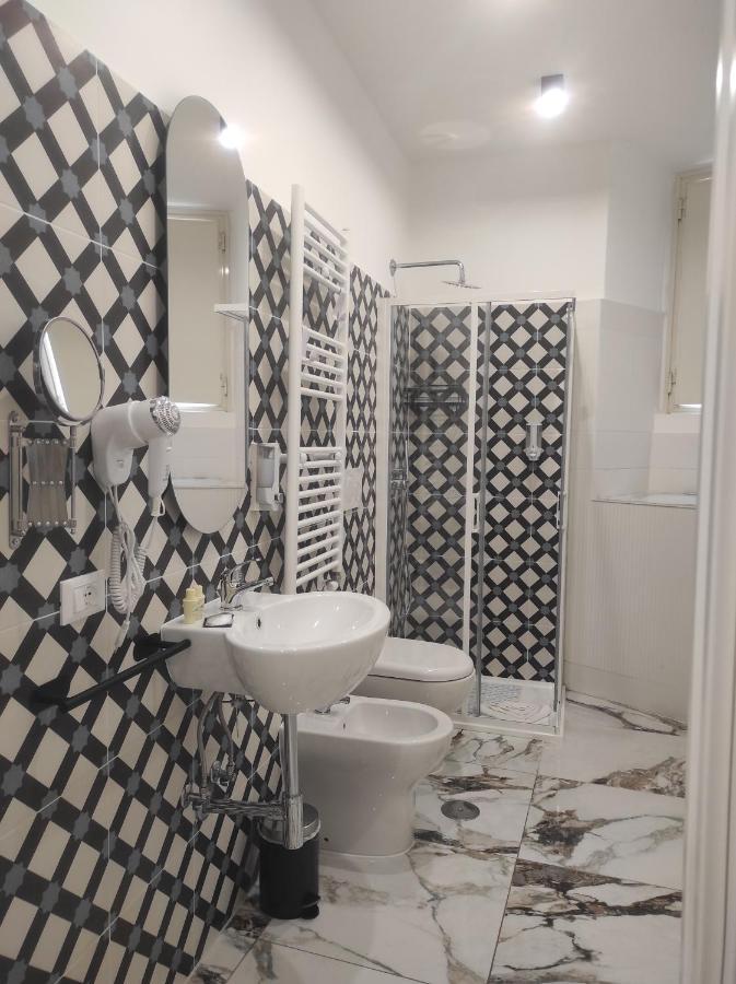 Tiberivs Home Рим Номер фото